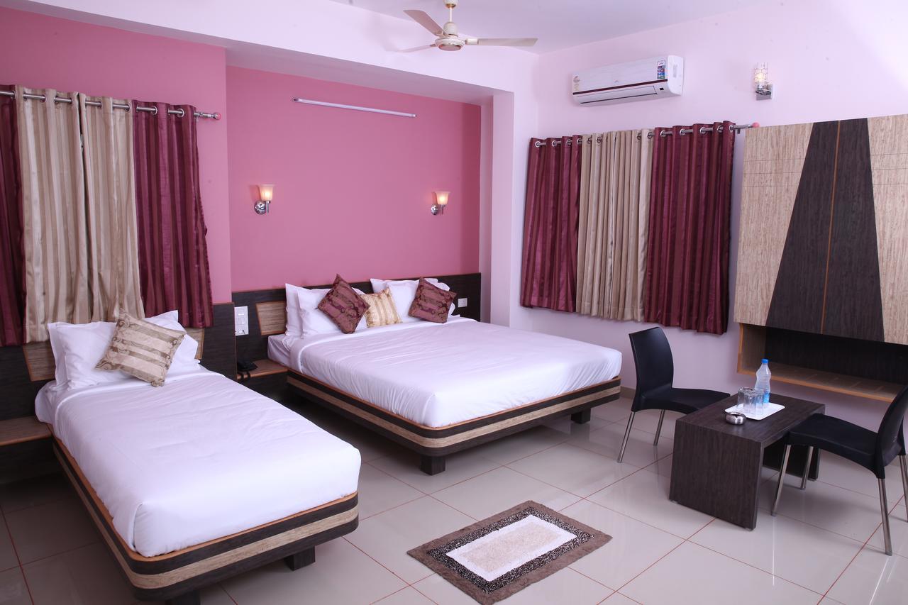 Oyo 19957 Annapoorna Castle Hotel Kadur Ngoại thất bức ảnh
