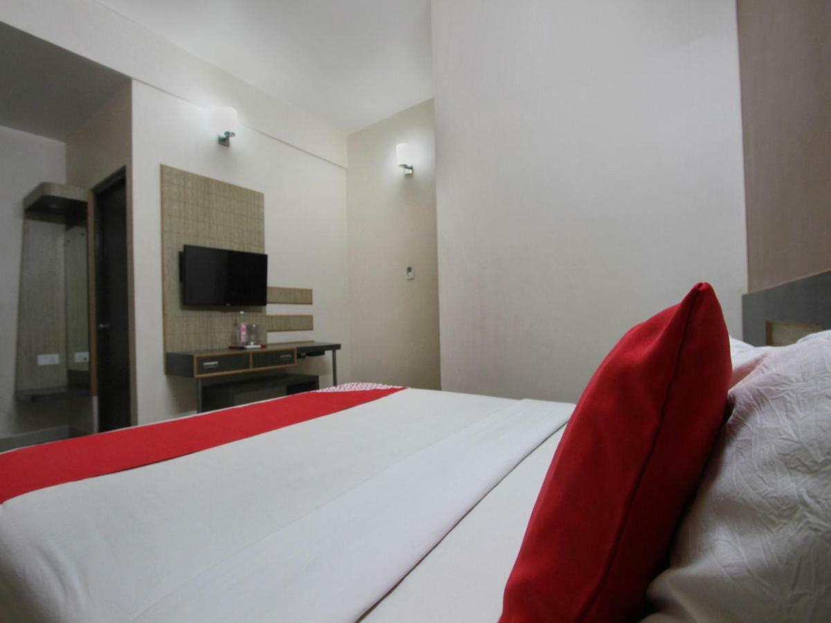 Oyo 19957 Annapoorna Castle Hotel Kadur Ngoại thất bức ảnh